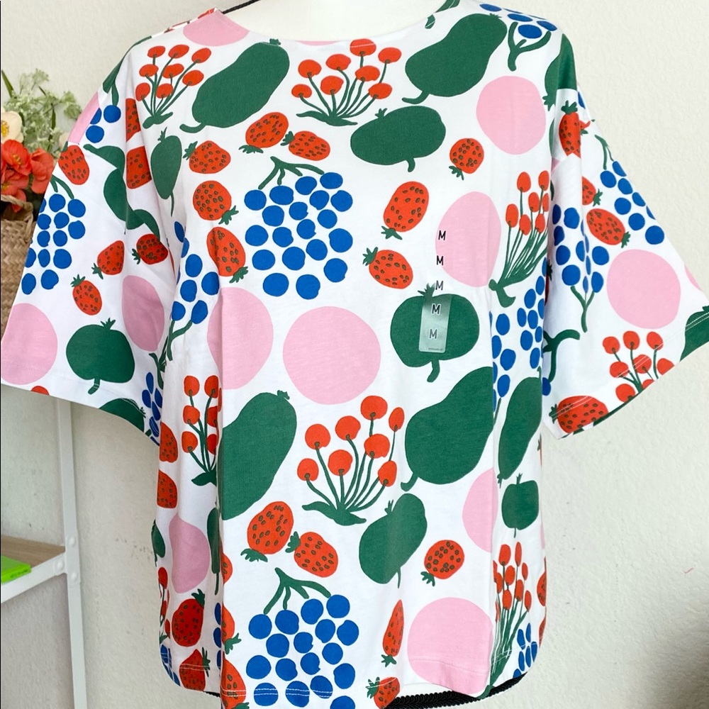 Marimekko x Uniqlo fruits print tee NWT